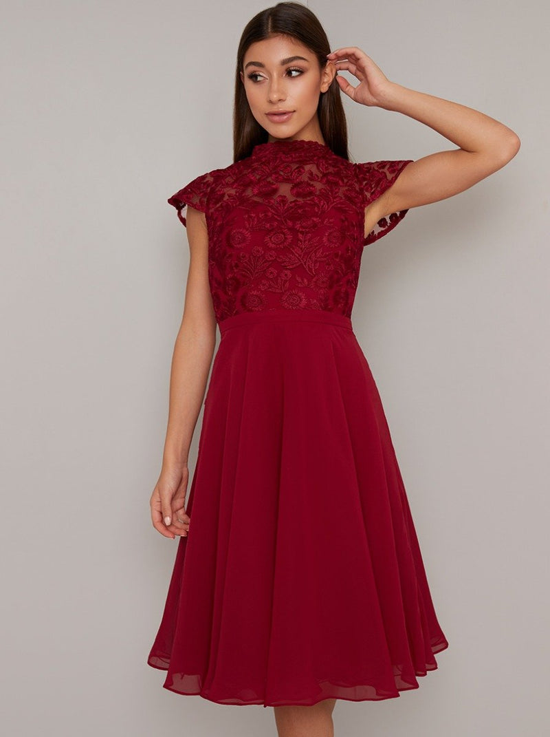 Lace Bodice Cap Sleeved Midi Dress in Red