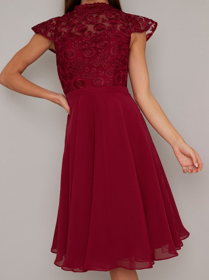Lace Bodice Cap Sleeved Midi Dress in Red