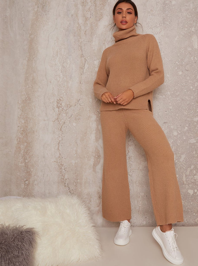 Knitted Ribbed Lounge Set in Beige