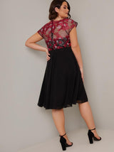 Plus Size Cap Sleeve Lace Bodice Midi Dress in Black